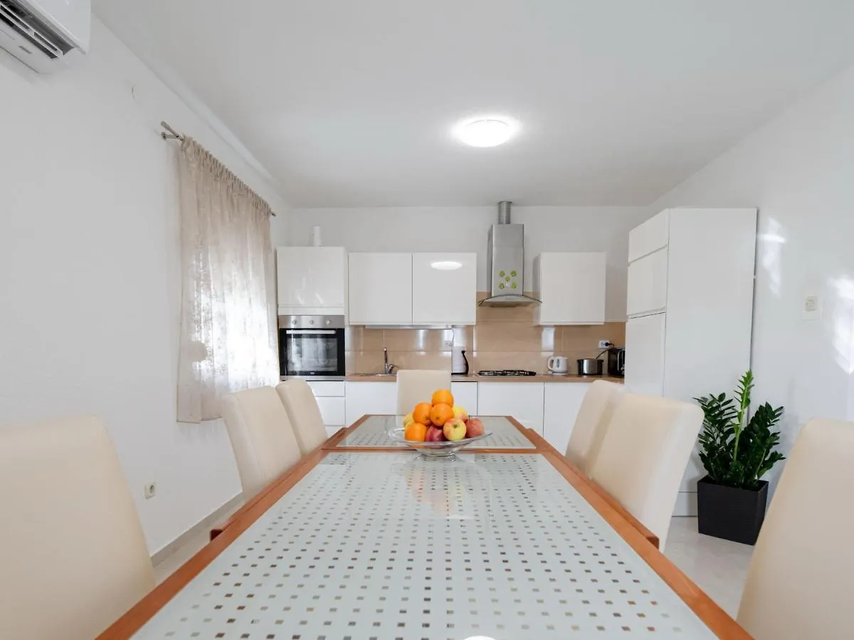 Holiday Home Villa Laura By Interhome Benkovac 0*,